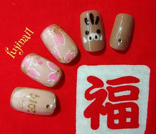 ネイル fujinail(バーバーフジノ)所属・藤野 智美のネイルデザイン