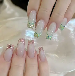 ネイル 相沢 さやかのネイルデザイン