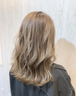 ミディアム カラー ヘアアレンジ HUENEST アカデミーサロンのヘアスタイル