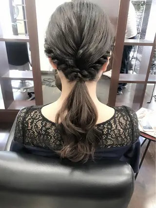 セミロング ヘアアレンジ 沢田 瞳のヘアスタイル