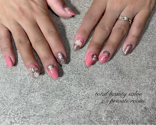 ネイル LAVISH nail salonのネイルデザイン