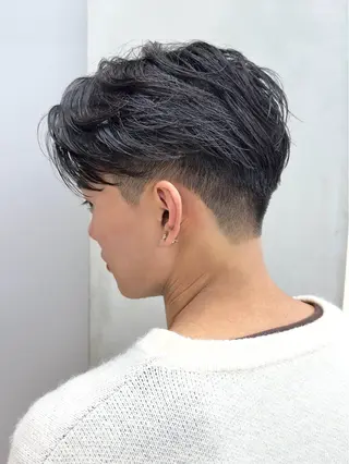ショート パーマ メンズ nico TOKYO所属・ニュアンス/ センターパート/イノのヘアスタイル