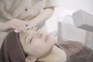 アイブロウ Naps-Shaving所属・新宿シェービング専門 Napsの眉毛・アイブロウイメージ