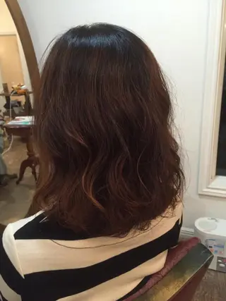 ミディアム パーマ 三好 美里のヘアスタイル