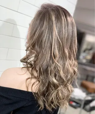 ミディアム カラー ヘアアレンジ 髪質改善×ハイトーン 中田啄也のヘアスタイル