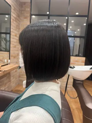 ショート ボブ/レイヤー/ 縮毛矯正/オオバコのヘアスタイル