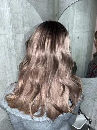 セミロング カラー ヘアアレンジ 原宿・デザインカラー YUI🤍ྀིのヘアスタイル