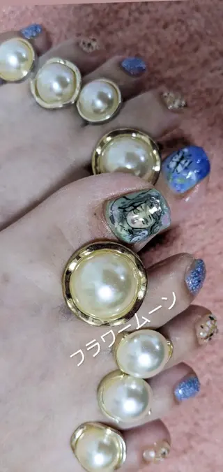 ネイル フラワー ムーンのネイルデザイン