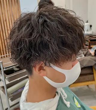 パーマ メンズ オオシロ ユウマのヘアスタイル