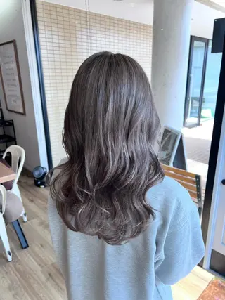 ロング カラー ツキダテ ユイのヘアスタイル