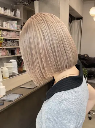 ショート カラー 【ケアブリーチ】 ヴァーディーのヘアスタイル