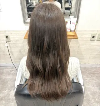ロング カラー 堀川 希歩のヘアスタイル