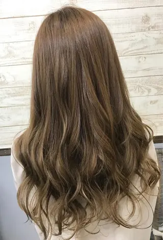 ロング カラー Monica所属・Monica RIEのヘアスタイル