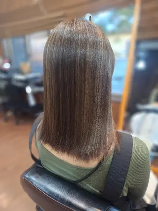 ミディアム 飯田 仁美のヘアスタイル