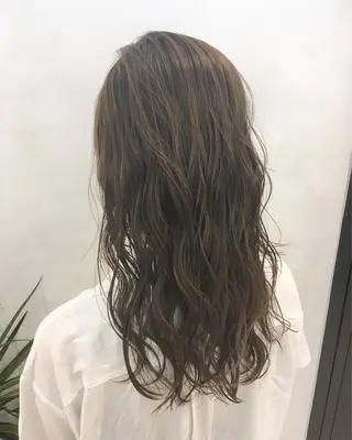 セミロング カラー ヘアアレンジ エグチ アキラのヘアスタイル