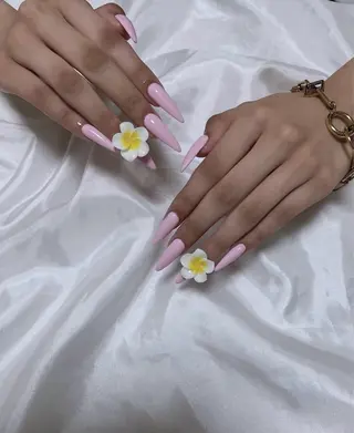 ロング Nailsalon プチ　ラジェムのネイルデザイン