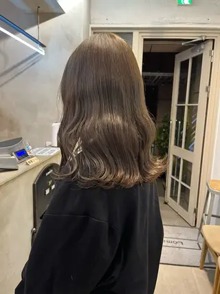 ミディアム カラー オリーブ/縮毛♡ Natsuno🩰のヘアスタイル