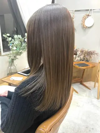 カラー 山下 悠月のヘアスタイル