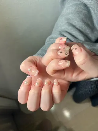 ミディアム ネイル each所属・𝐞𝐚𝐜𝐡 nanami🩰のネイルデザイン