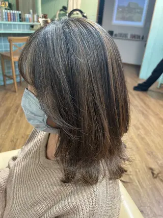ミディアム 宮川 桃英のヘアスタイル