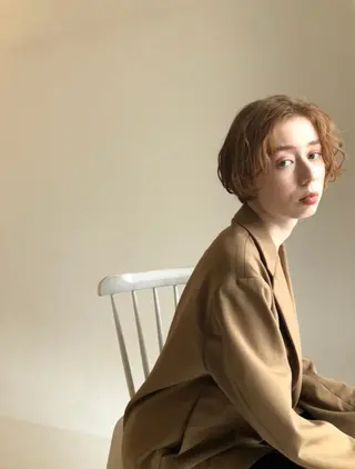 ショート カラー THE DAY所属・AKI HASHIMOTOのヘアスタイル