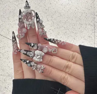 ロング Moomi nail salonのネイルデザイン