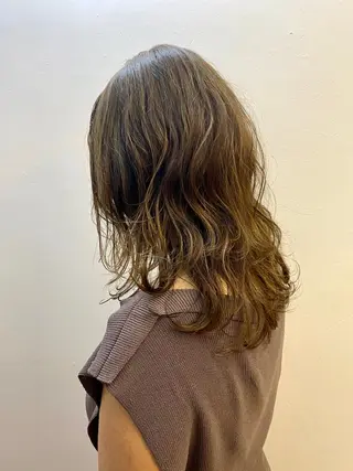 セミロング カラー 艶髪カラー&ウルフ フルカワ ヒロズミのヘアスタイル