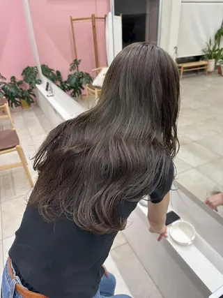 ロング カラー nuian所属・平井 深優のヘアスタイル