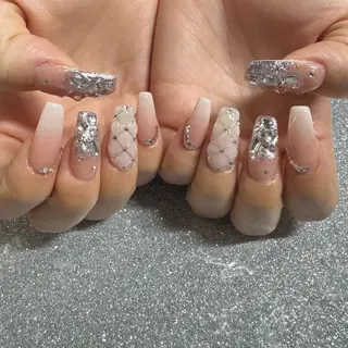 ネイル VIERU 🌈🎀💖のネイルデザイン