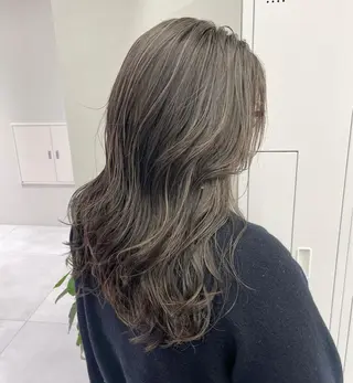 ロング カラー piLLon/ RYUKAのヘアスタイル