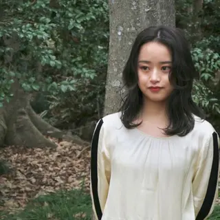 ミディアム 山田 里美のヘアスタイル