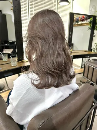 ミディアム カラー ARCANAブリーチ レイヤーカット/原宿のヘアスタイル