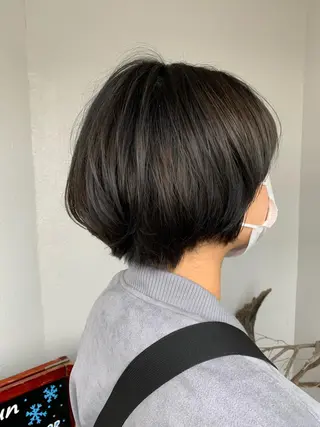 ショート カラー 三野 沙也のヘアスタイル