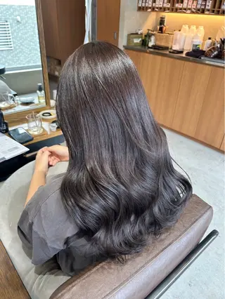 セミロング カラー 平良 那生のヘアスタイル