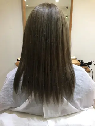 カラー CHIKA Rimのヘアスタイル