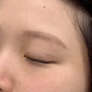 アイブロウ アイブロウ専門サロンエサージュ町田店所属・町田 桃香のマツエク・マツパデザイン
