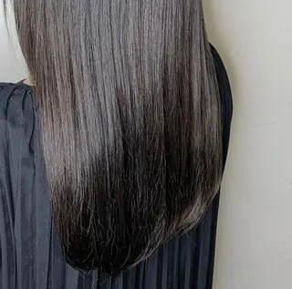 ロング カラー 小森 衣純のヘアスタイル