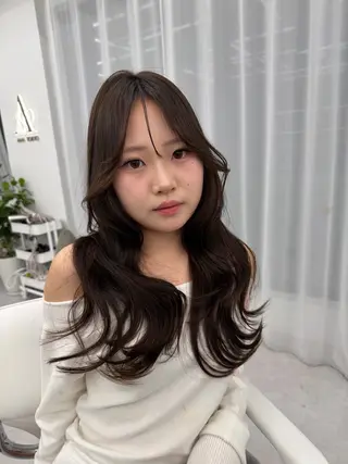 ロング カラー 顔まわりの神様✨ 透明感カラー藤嶋秀幸のヘアスタイル