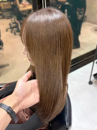 ロング カラー ベージュ/グレージュ 恵比寿/丸山陽平のヘアスタイル