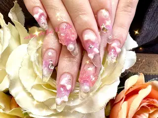 ロング サロンドラフィーユ LAFEUILLEのネイルデザイン