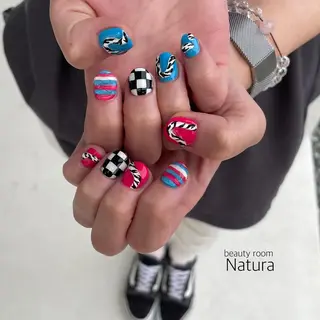 ネイル マツエク・マツパ アイブロウ beautyroom Naturaのネイルデザイン