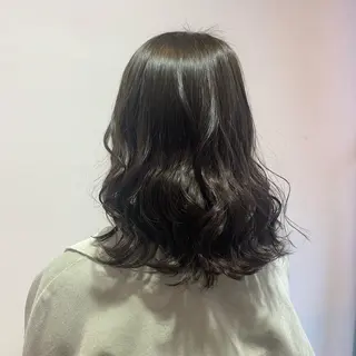 カラー 酒井 里穂のヘアスタイル