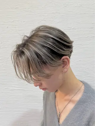 ショート カラー CHROMAN by become所属・RYUKI/ 複雑履歴ハイトーンのヘアスタイル