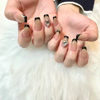 ネイル Aulu'bネイル ボディージュエリーのネイルデザイン