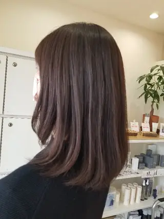 ミディアム 平野 杏奈のヘアスタイル
