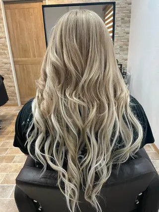 ロング SALOWIN心斎橋Suite店所属・洗っても取れない 髪質改善|OJIROのヘアスタイル