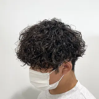 ミディアム パーマ ヘアアレンジ メンズ 艶カラー の達人のヘアスタイル