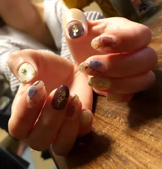 ミディアム ネイル ツメトマツゲ .のネイルデザイン