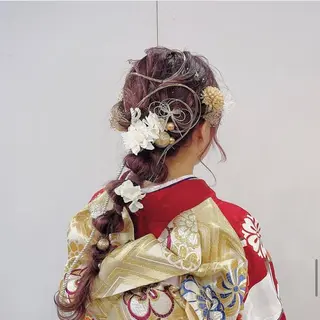 ヘアアレンジ 🩶 ピンクカラー/ ブロンド🩶くるみのヘアスタイル