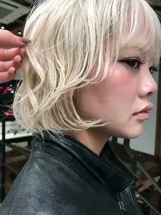 ミディアム hina KEEDAのヘアスタイル
